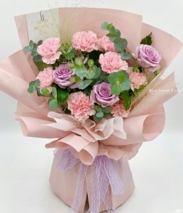 Mother's day精選*12支裝粉紅康乃馨配紫色玫瑰花束