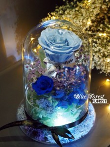  情人節系列 保鮮•愛系列 *發光玻璃罩玫瑰保鮮花（淺藍色）*可免費刻上名或祝福字句