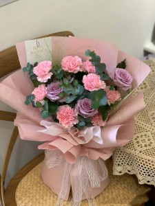 Mother's day精選*3支紫玫瑰配9支粉紅康乃馨花束