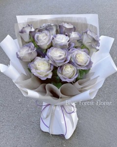 *18枝肯亞紫灰色邊玫瑰花束