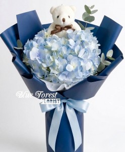 *小熊淺藍荷蘭秀球花束（附送teddy bear)