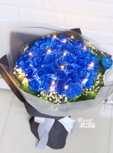 50枝荷蘭藍玫瑰LED燈花束